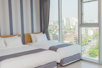 Hotel D7