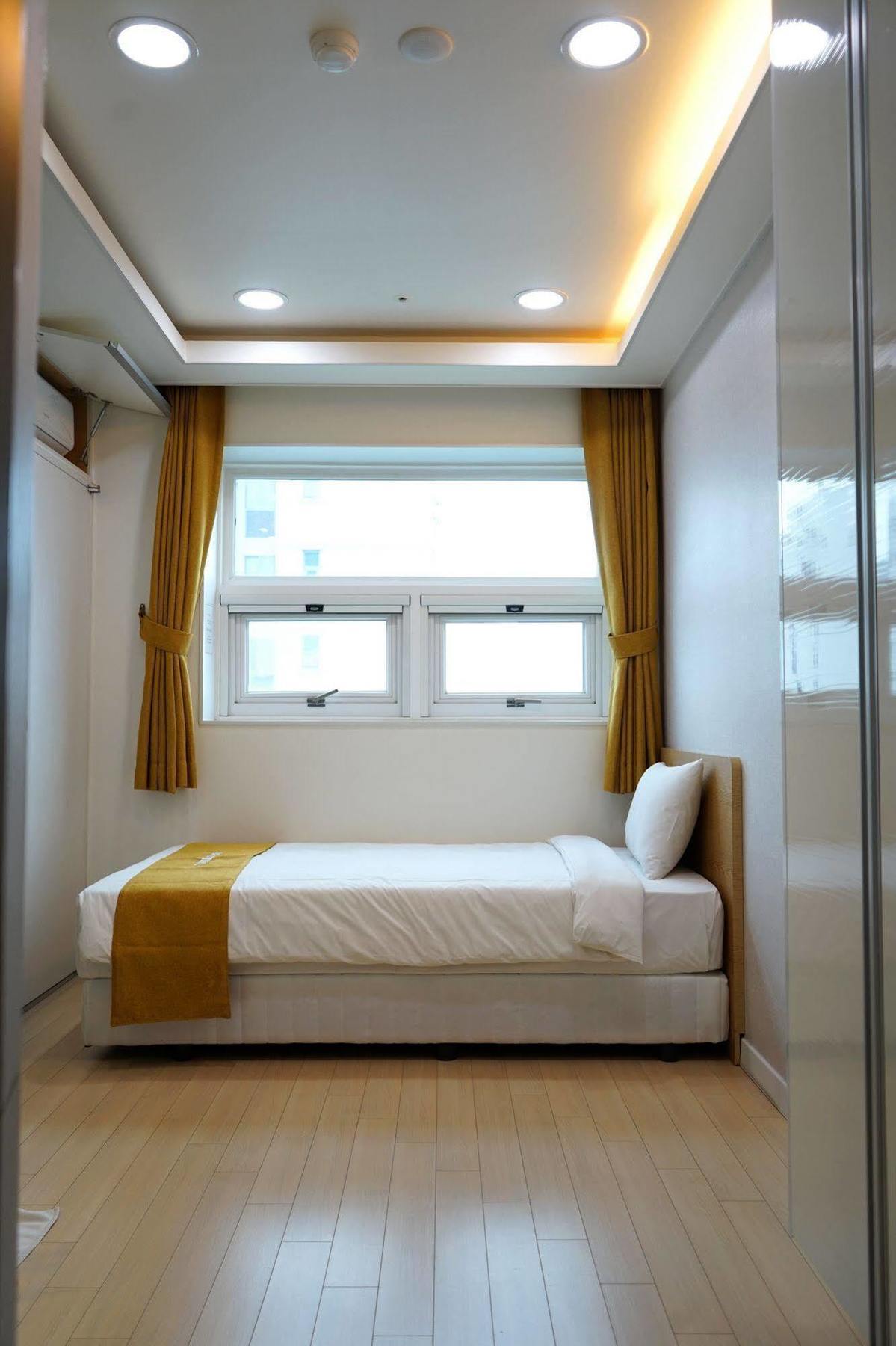 D7 Hotel